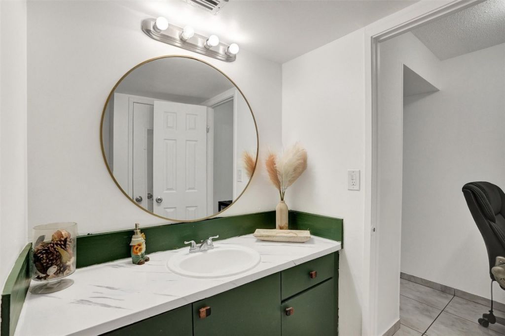 1690 NE 191st Street, Unit 112-1, Miami, FL 33179 Photo