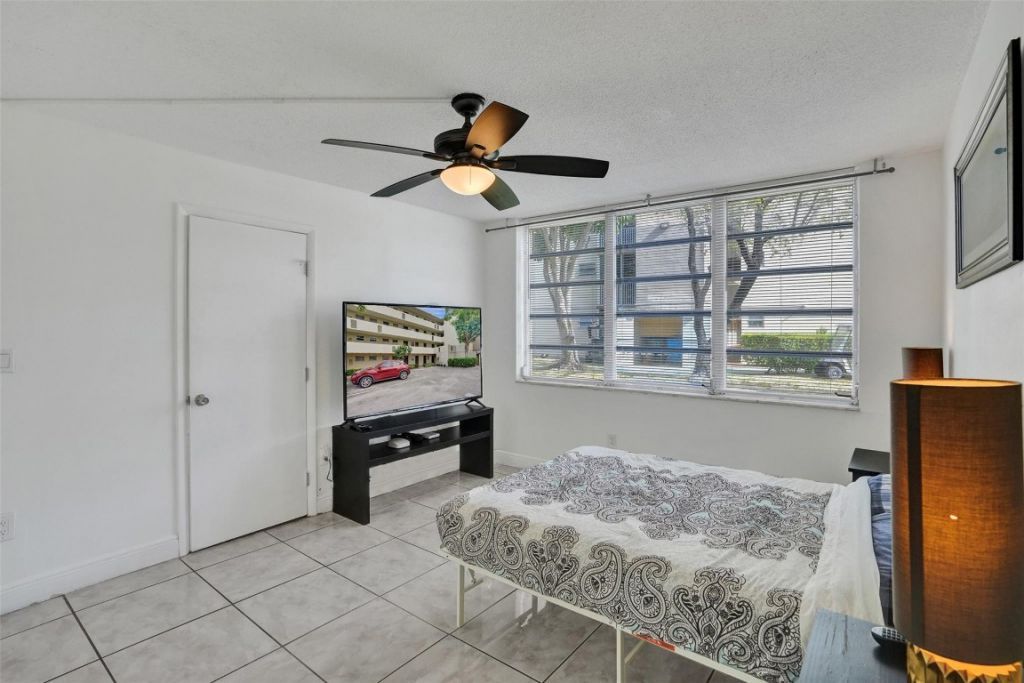 1690 NE 191st Street, Unit 112-1, Miami, FL 33179 Photo