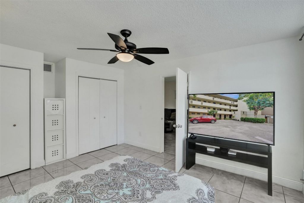 1690 NE 191st Street, Unit 112-1, Miami, FL 33179 Photo