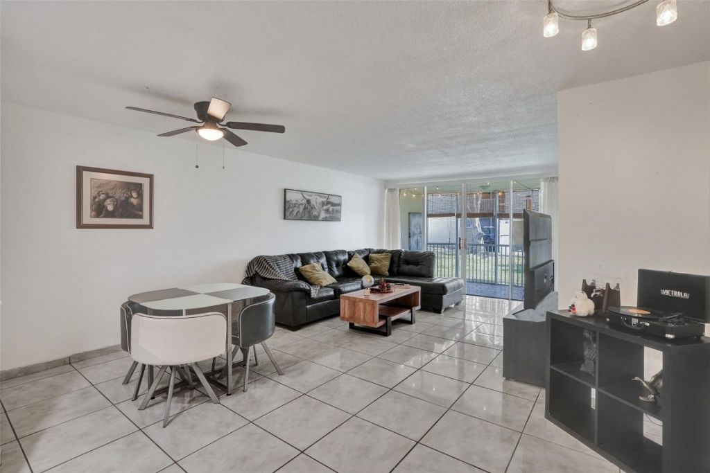 1690 NE 191st Street, Unit 112-1, Miami, FL 33179 Photo