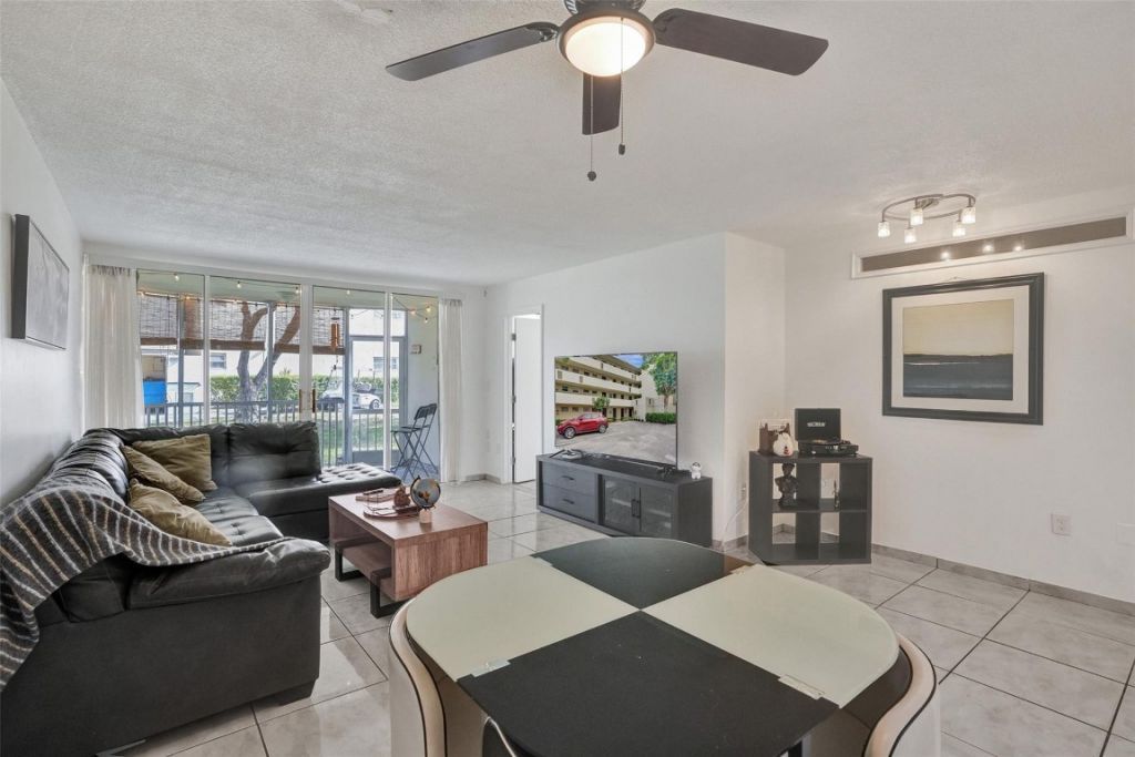 1690 NE 191st Street, Unit 112-1, Miami, FL 33179 Photo