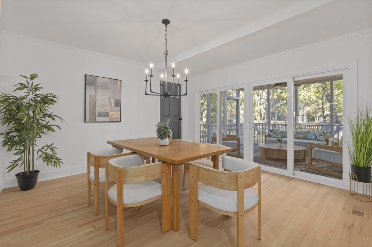 1019 Royalist Road Photo 12