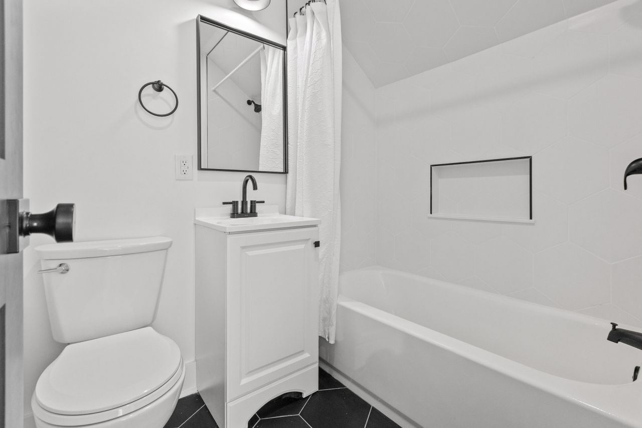 1019 Royalist Road Photo 27