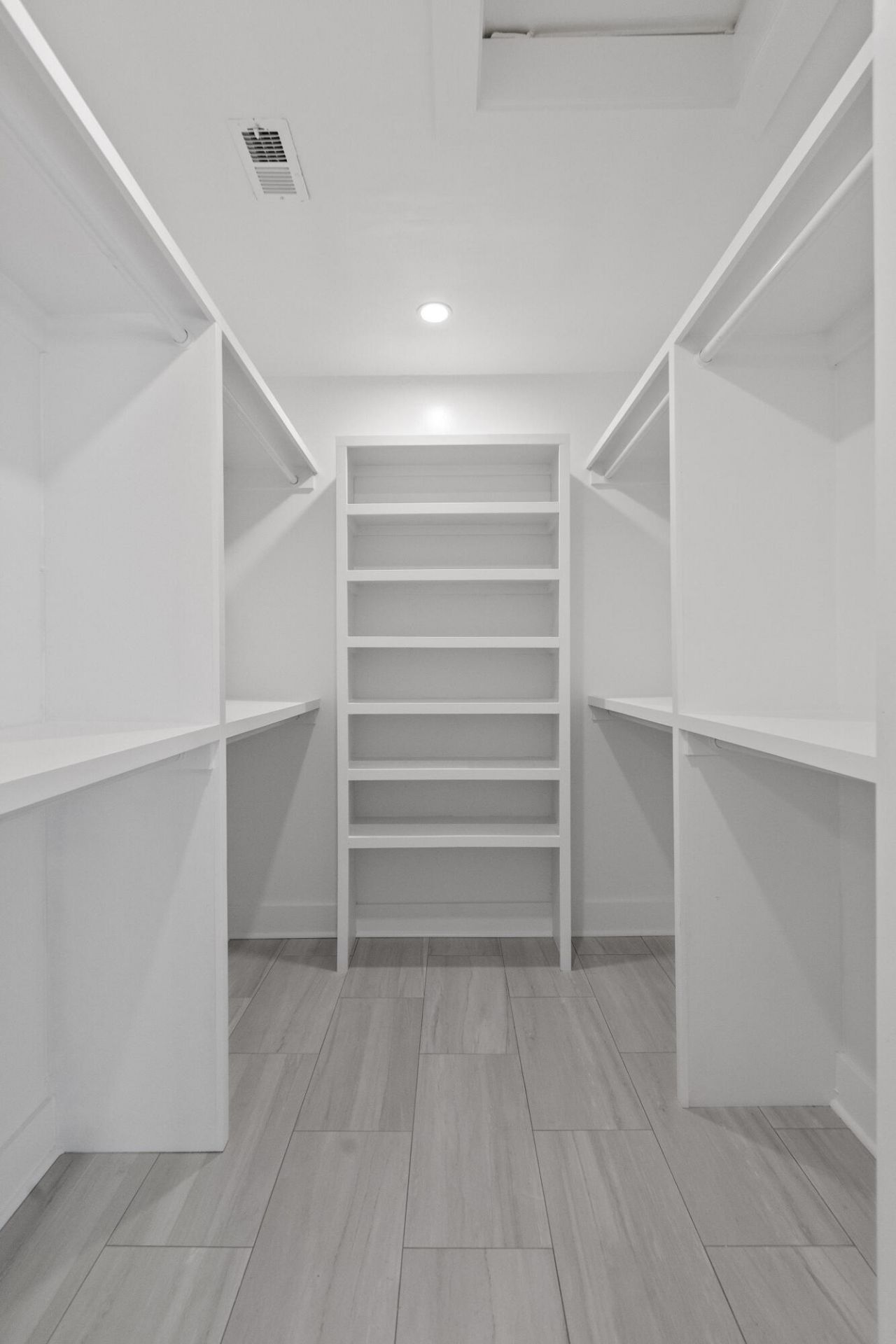 1019 Royalist Road Photo 40