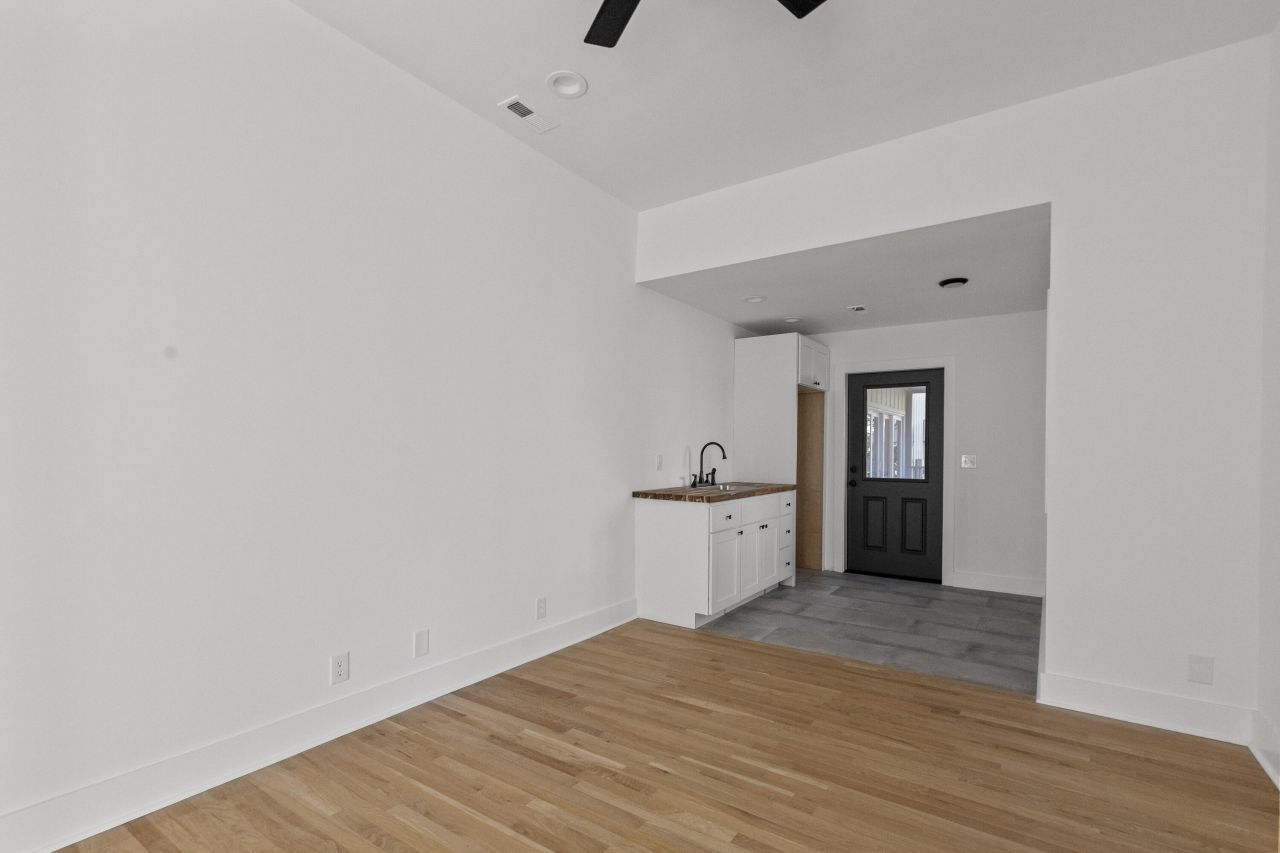 1019 Royalist Road Photo 45