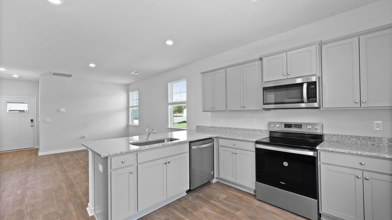 1091 Refuge Way Photo 2