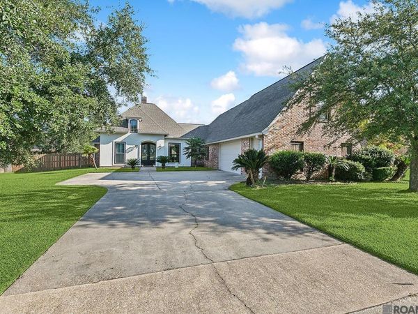 12221 Hampton Village Ave, Central, LA 70818