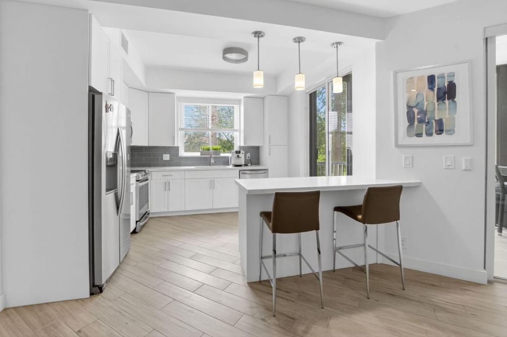 7546 La Paz Boulevard, Unit 205, Boca Raton, FL 33433 Photo