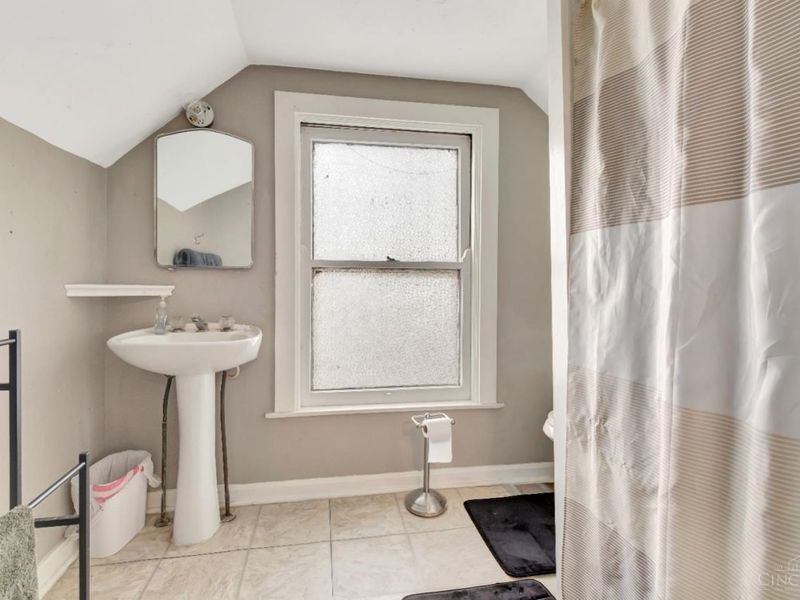 3850 Taft Avenue, Cheviot, OH 45211 Photo 13