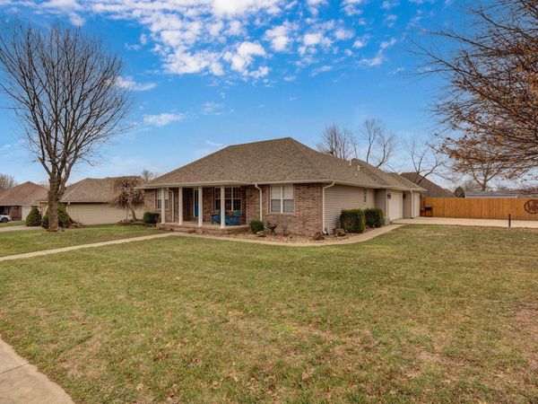 1302 E Primrose Lane, Republic, MO 65738