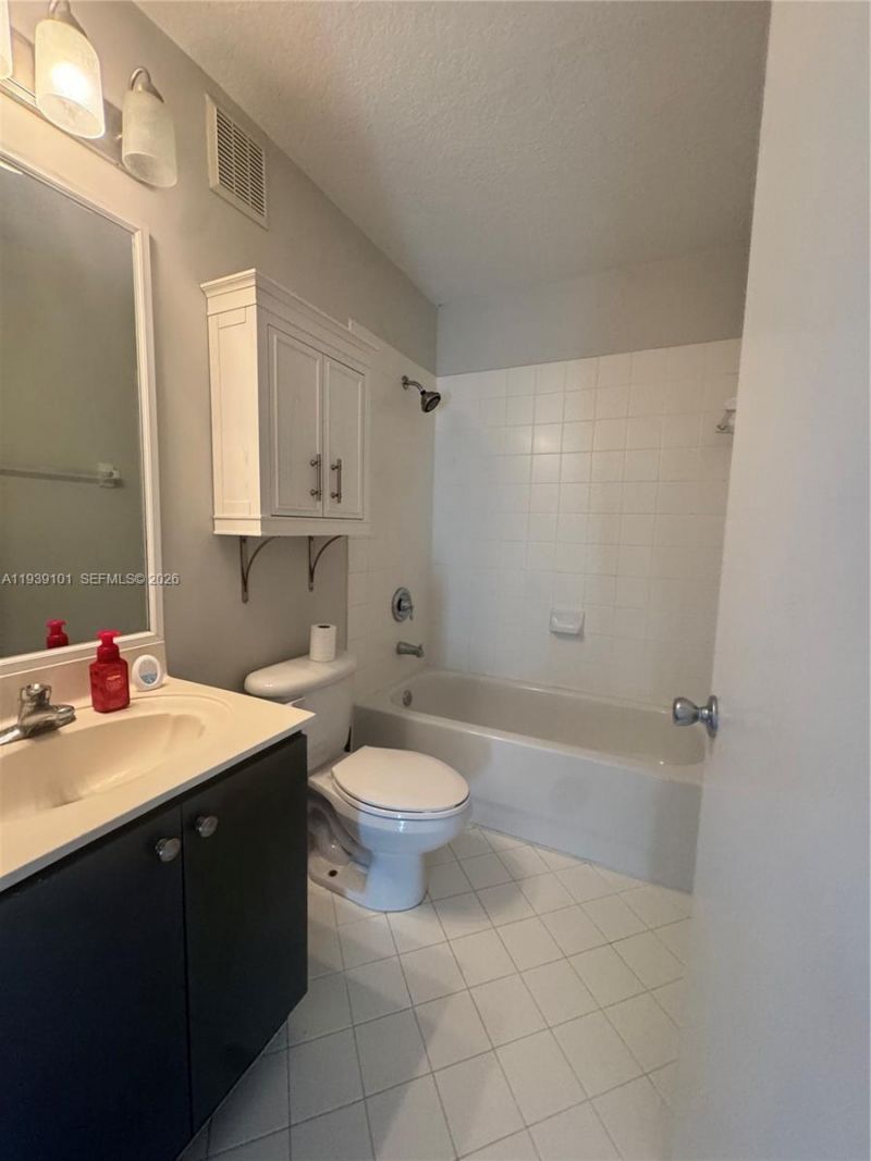 3390 NE 10th St, Unit 201, Homestead, FL 33033 Photo