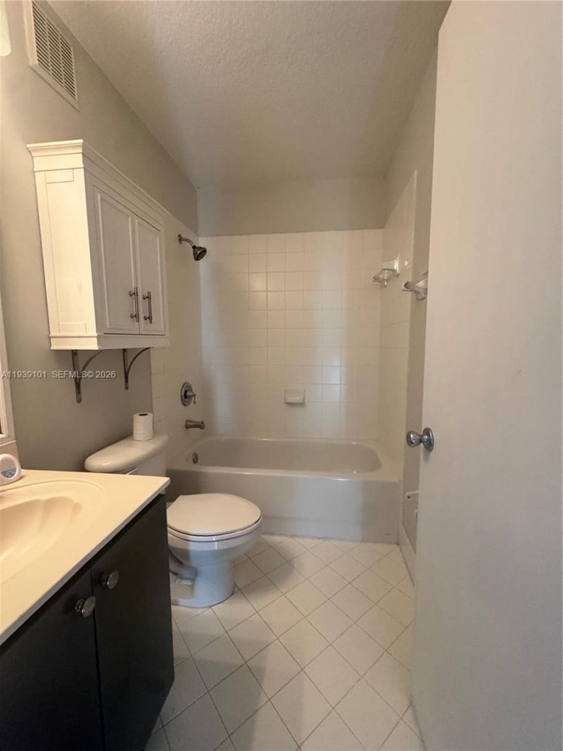 3390 NE 10th St, Unit 201, Homestead, FL 33033 Photo