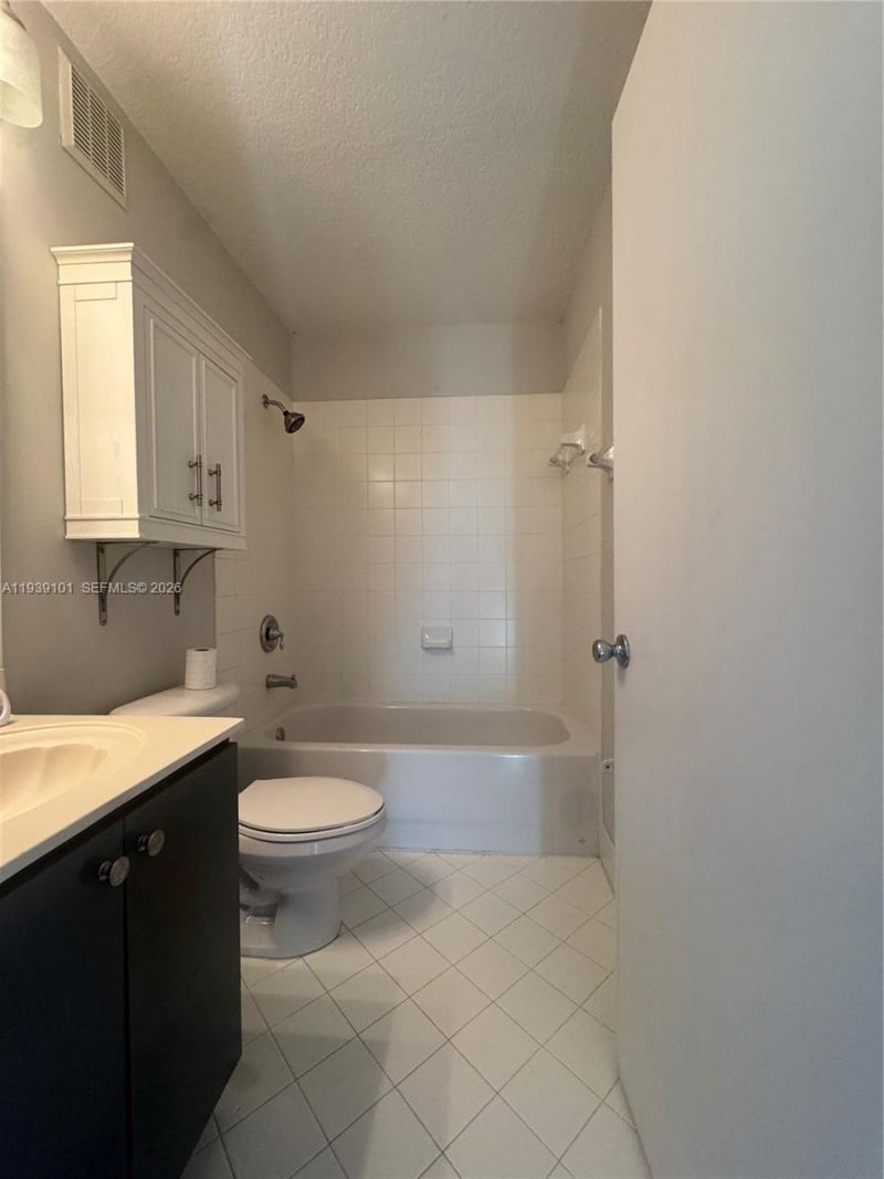 3390 NE 10th St, Unit 201, Homestead, FL 33033 Photo