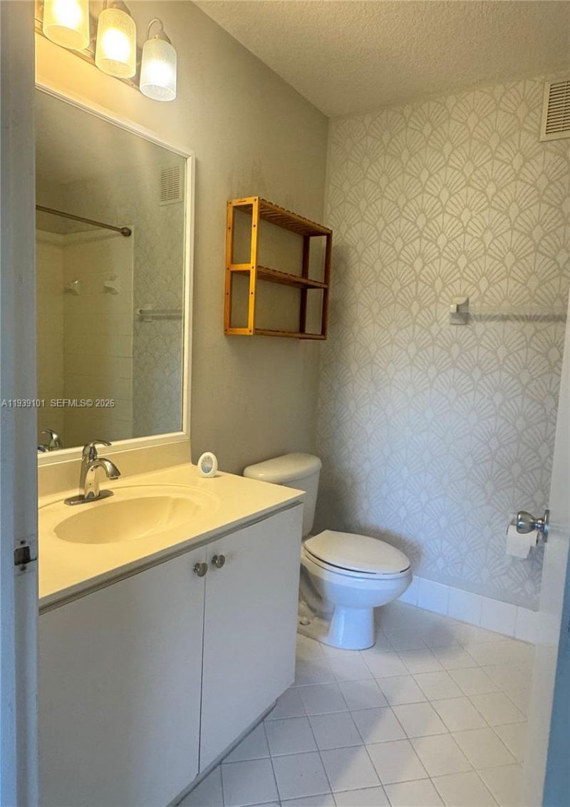 3390 NE 10th St, Unit 201, Homestead, FL 33033 Photo