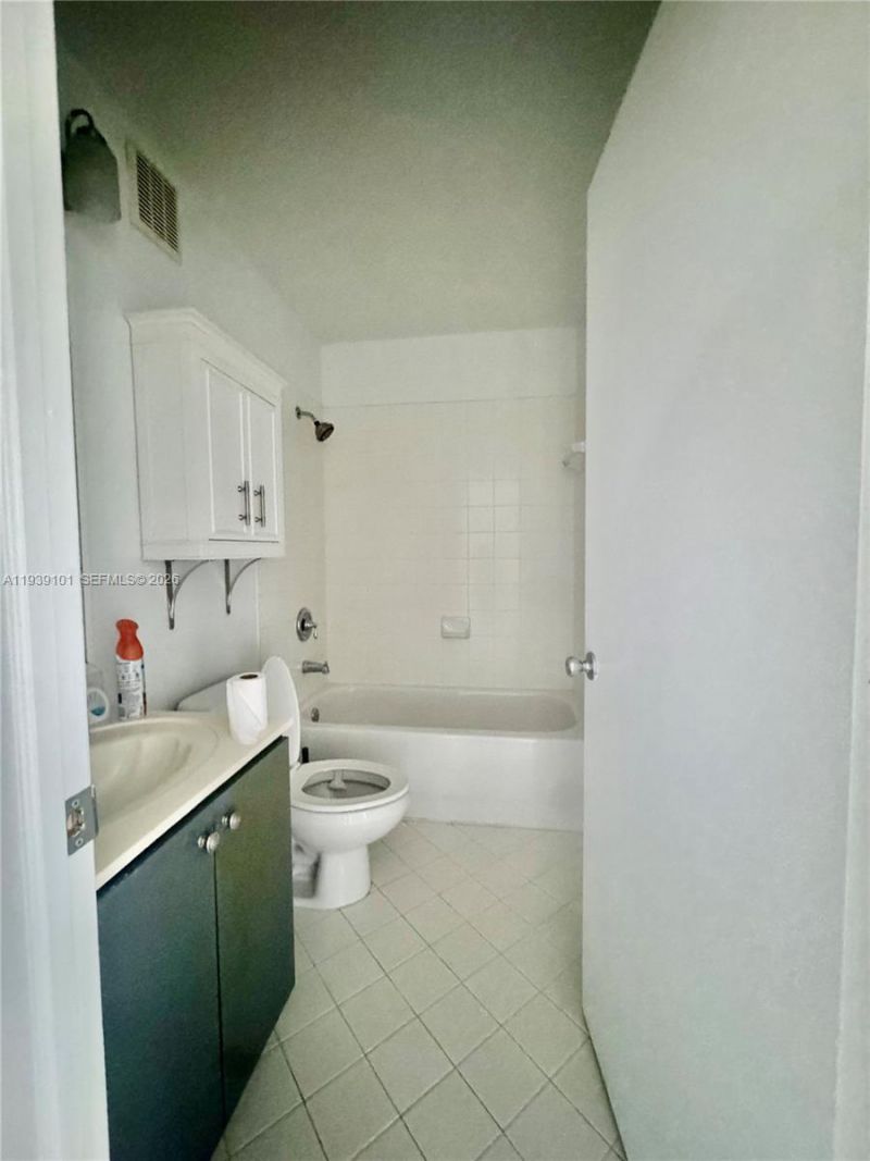 3390 NE 10th St, Unit 201, Homestead, FL 33033 Photo