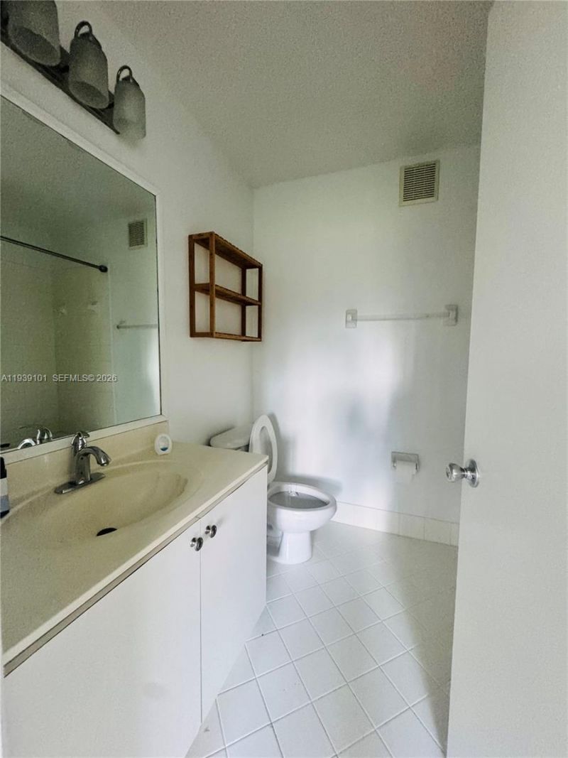 3390 NE 10th St, Unit 201, Homestead, FL 33033 Photo