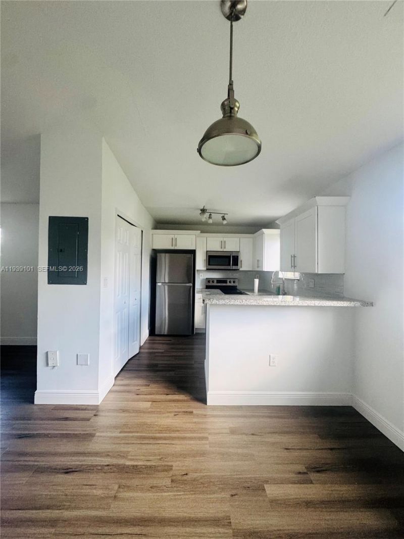 3390 NE 10th St, Unit 201, Homestead, FL 33033 Photo