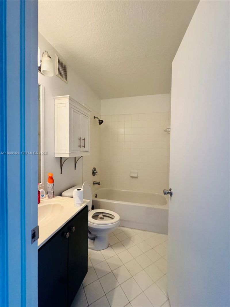 3390 NE 10th St, Unit 201, Homestead, FL 33033 Photo