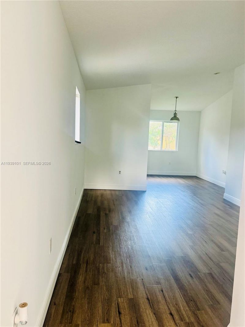 3390 NE 10th St, Unit 201, Homestead, FL 33033 Photo