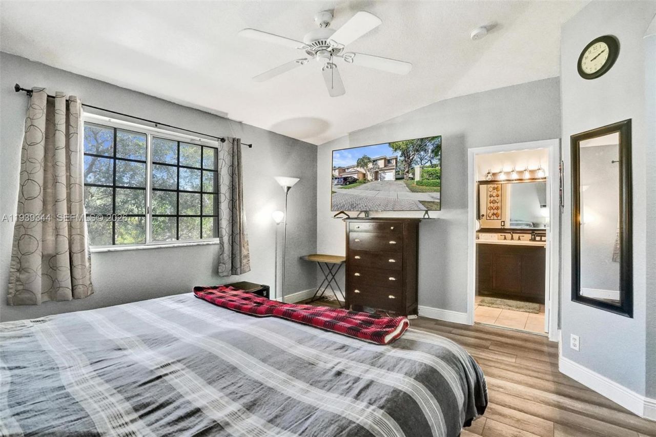 9175 NW 40th Pl, Sunrise, FL 33351 Photo