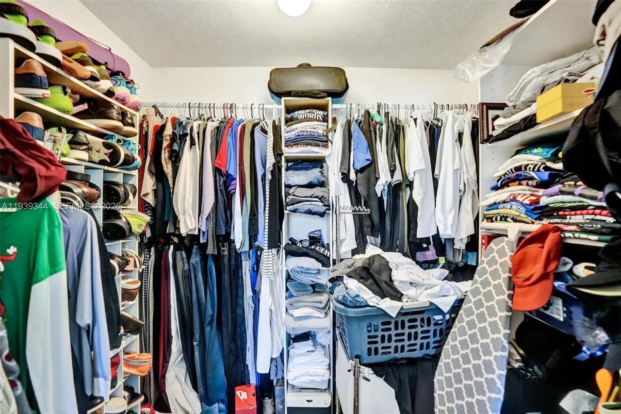 9175 NW 40th Pl, Sunrise, FL 33351 Photo