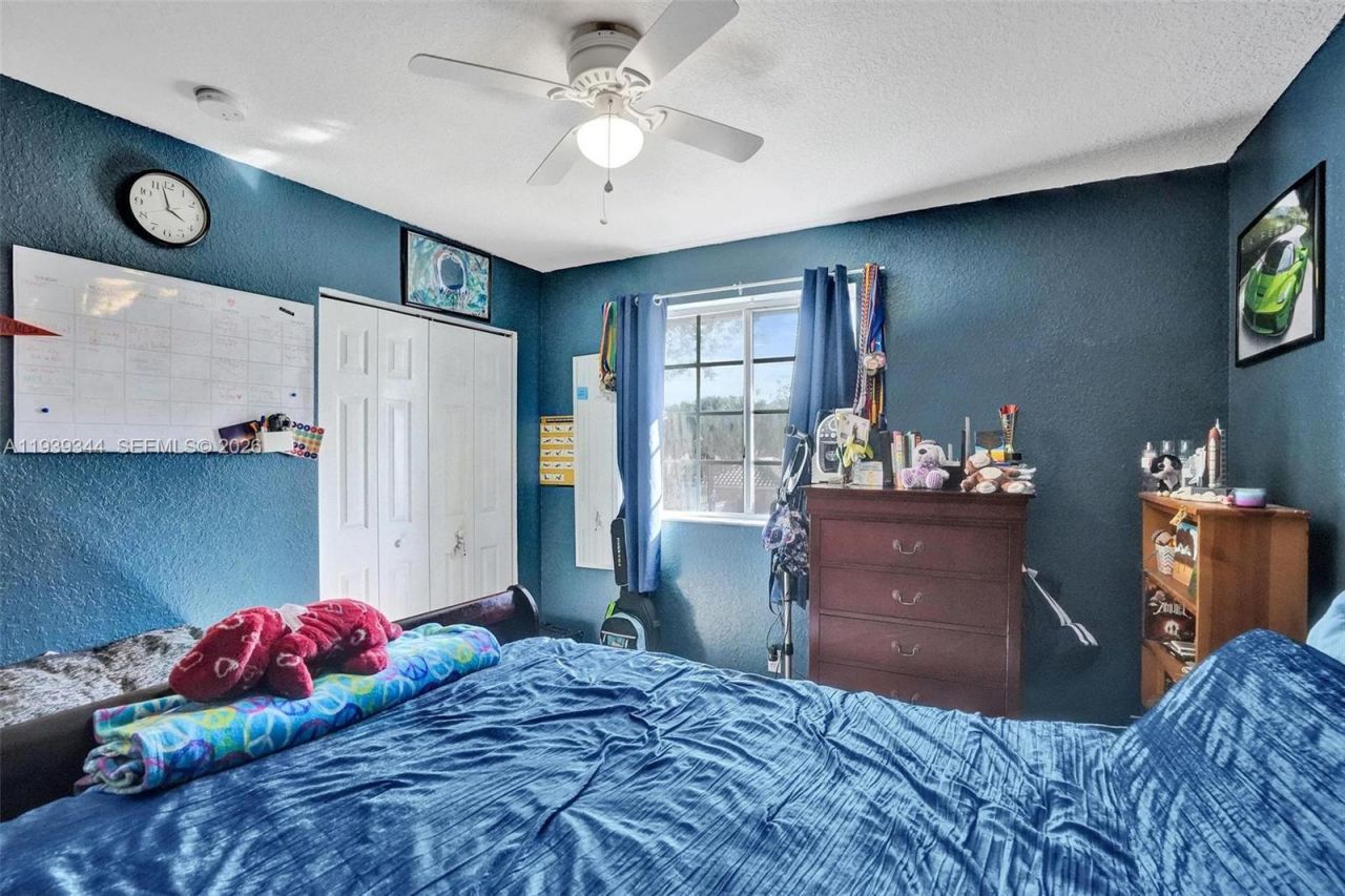 9175 NW 40th Pl, Sunrise, FL 33351 Photo