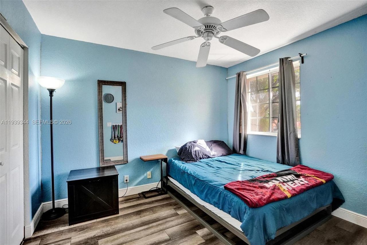 9175 NW 40th Pl, Sunrise, FL 33351 Photo