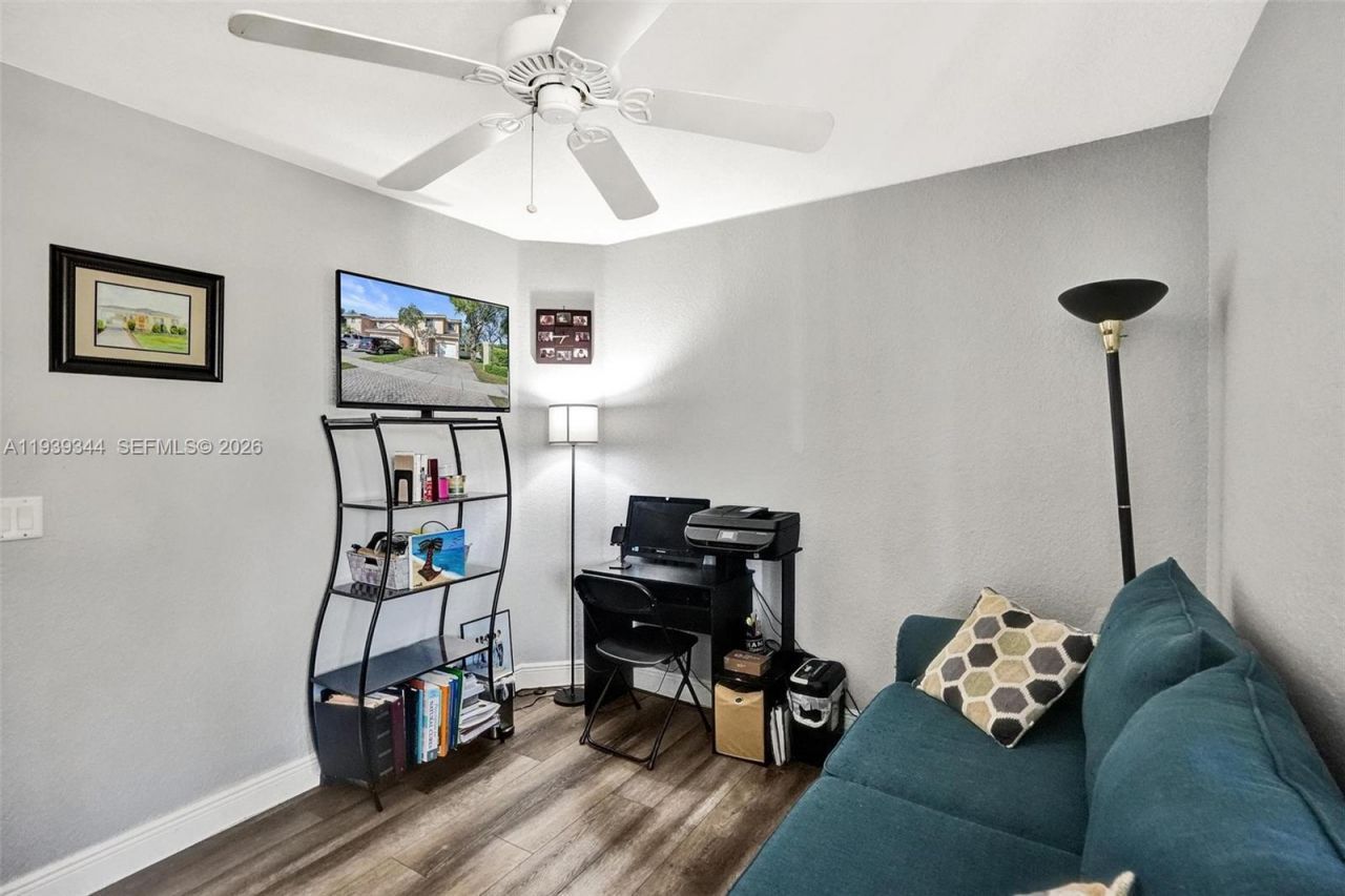 9175 NW 40th Pl, Sunrise, FL 33351 Photo