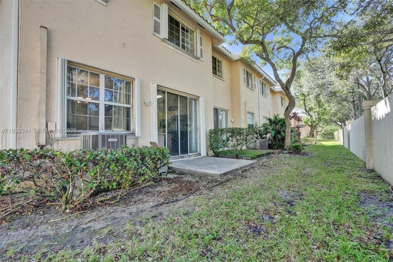 9175 NW 40th Pl, Sunrise, FL 33351 Photo