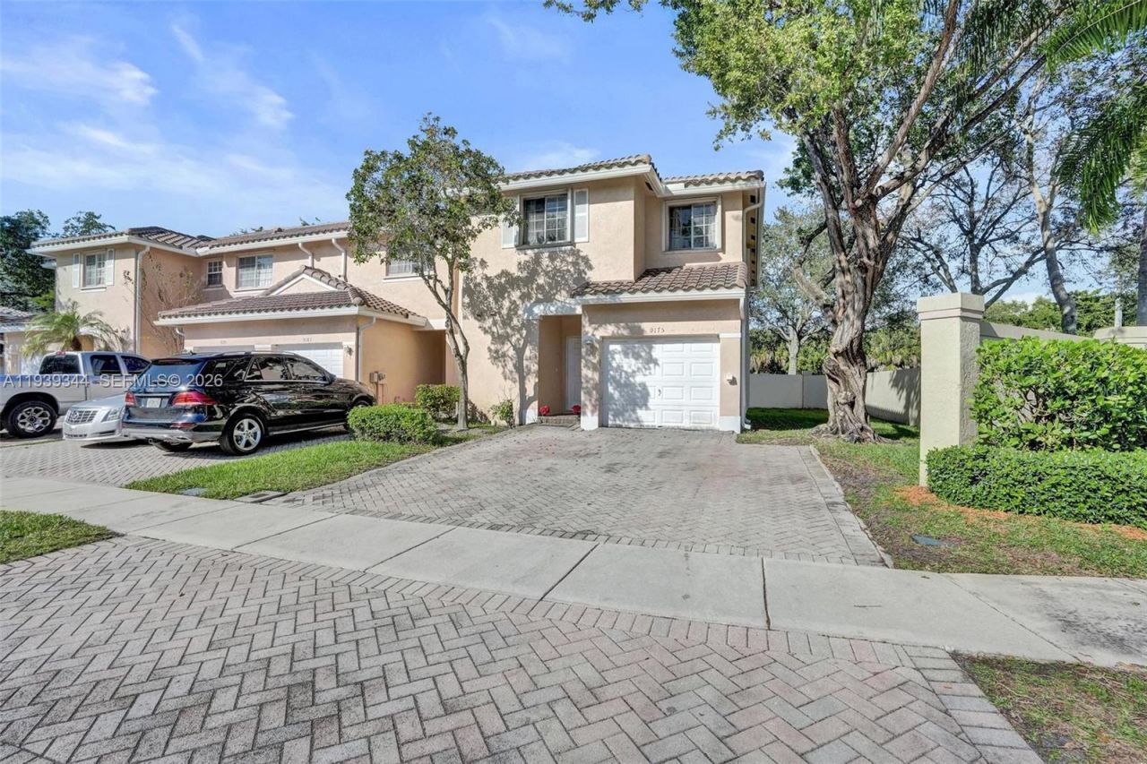 9175 NW 40th Pl, Sunrise, FL 33351 Photo