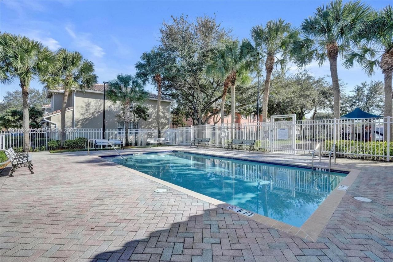 9175 NW 40th Pl, Sunrise, FL 33351 Photo