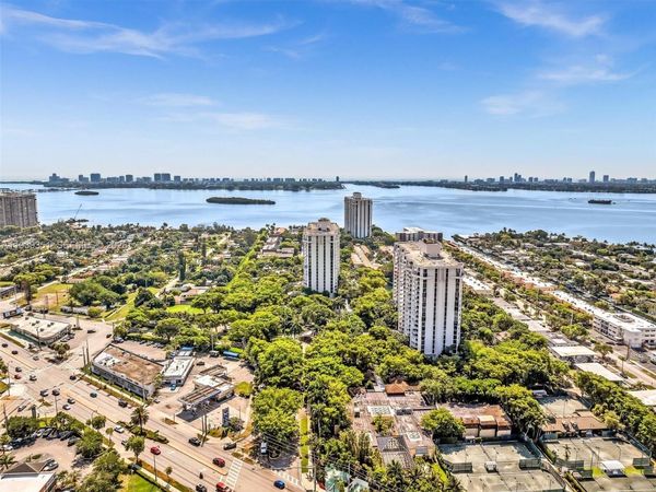 2000 Towerside Ter, Unit 1806, Miami, FL 33138