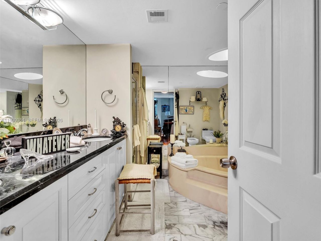 2000 Towerside Ter, Unit 1806, Miami, FL 33138 Photo