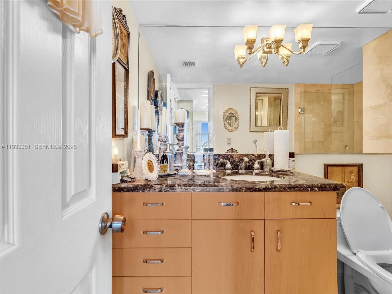 2000 Towerside Ter, Unit 1806, Miami, FL 33138 Photo