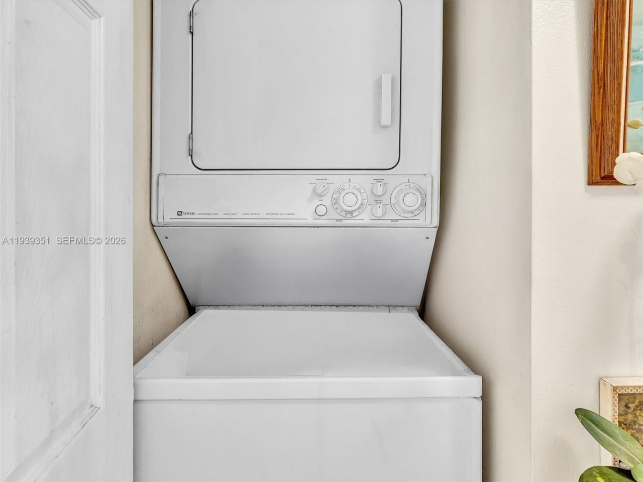 2000 Towerside Ter, Unit 1806, Miami, FL 33138 Photo