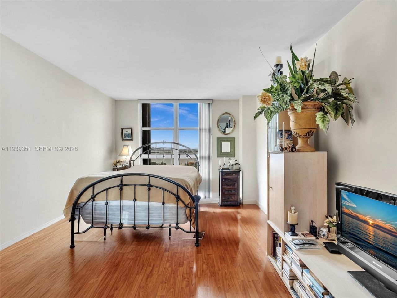 2000 Towerside Ter, Unit 1806, Miami, FL 33138 Photo