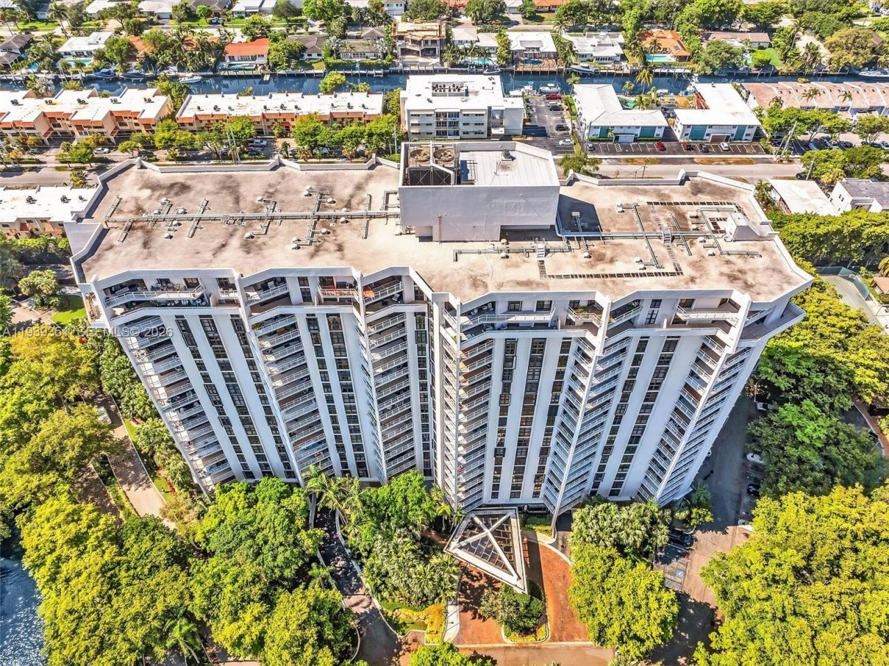 2000 Towerside Ter, Unit 1806, Miami, FL 33138 Photo