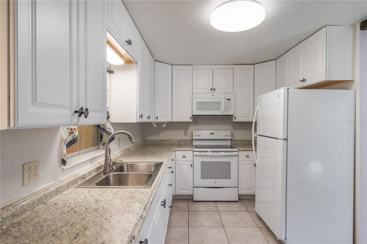 1163 Lake Drive, Waverly, FL 33877 Photo