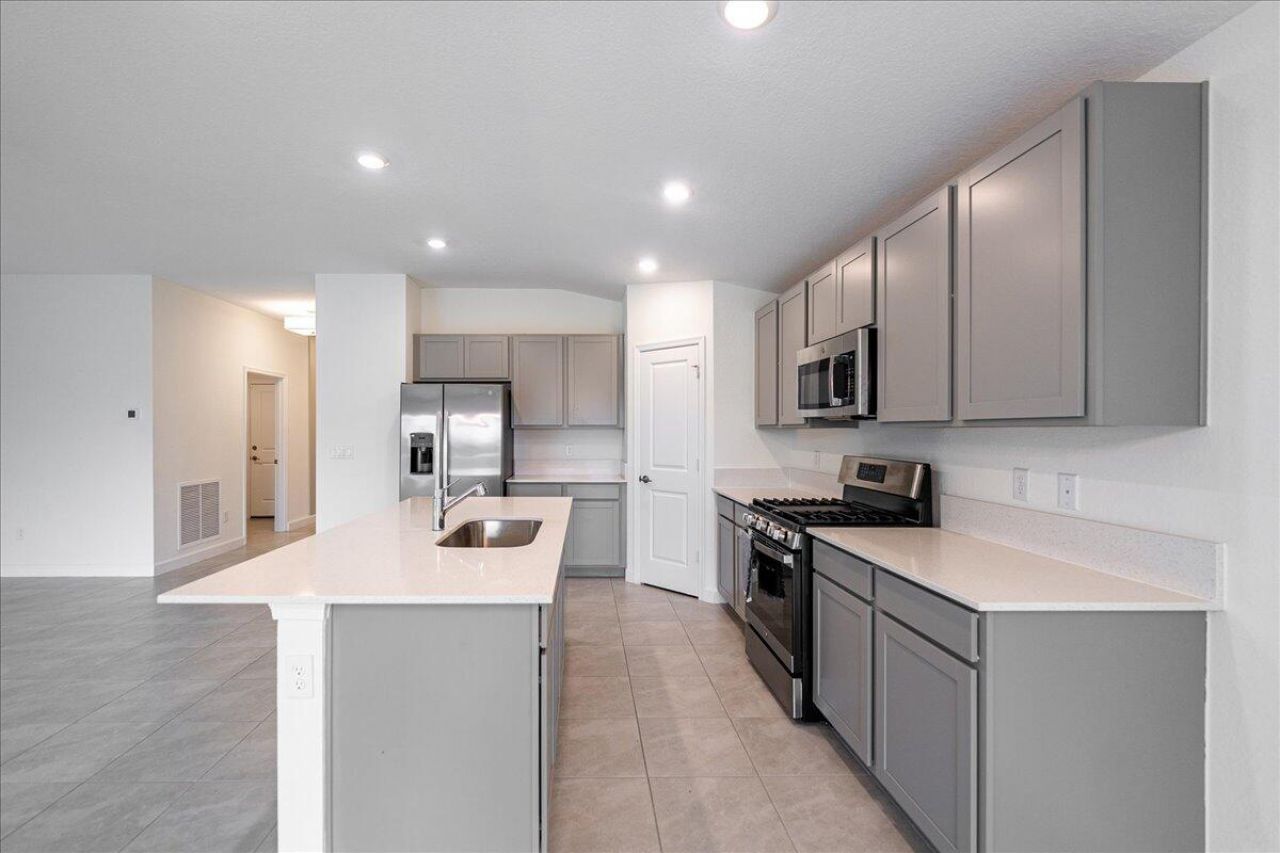 6205 NW Sweetwood Drive, Port Saint Lucie, FL 34987 Photo