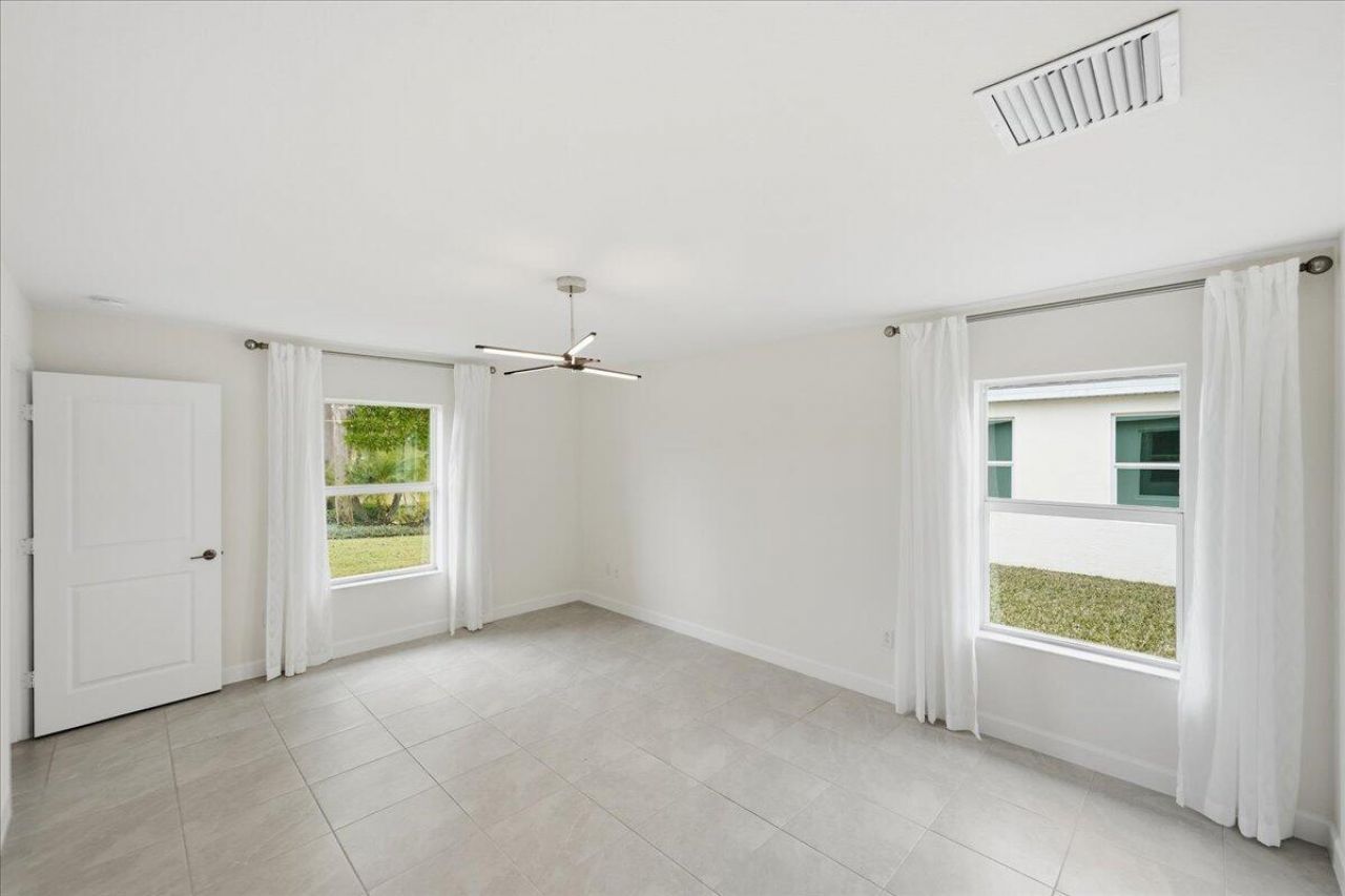 6205 NW Sweetwood Drive, Port Saint Lucie, FL 34987 Photo