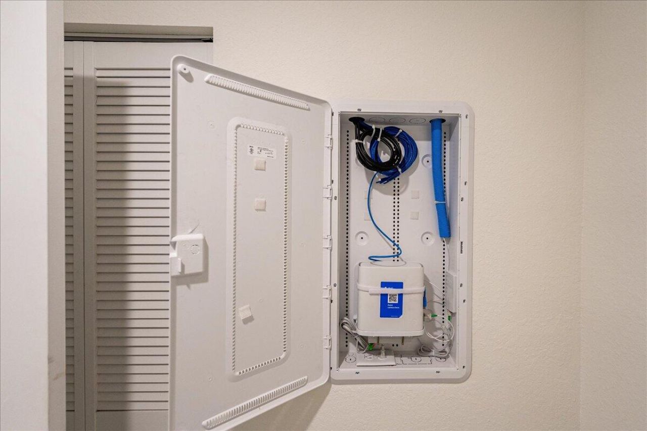 6205 NW Sweetwood Drive, Port Saint Lucie, FL 34987 Photo