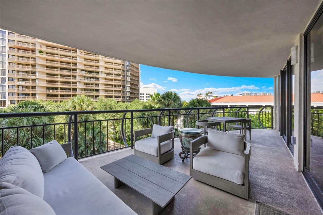 2843 S Bayshore Dr, Unit 6B, Miami, FL 33133 Photo