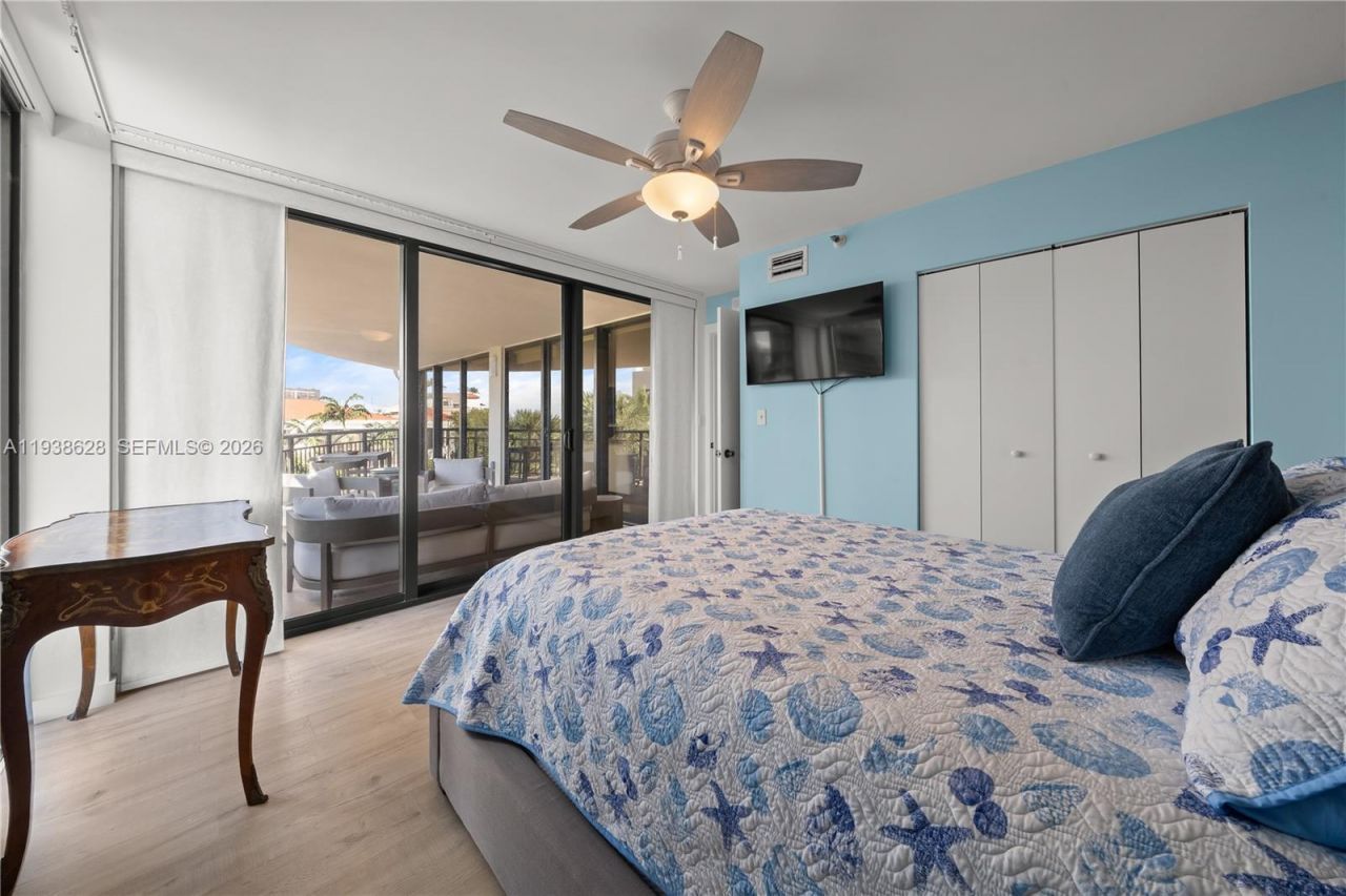 2843 S Bayshore Dr , Unit 6B, Miami, FL 33133 Photo