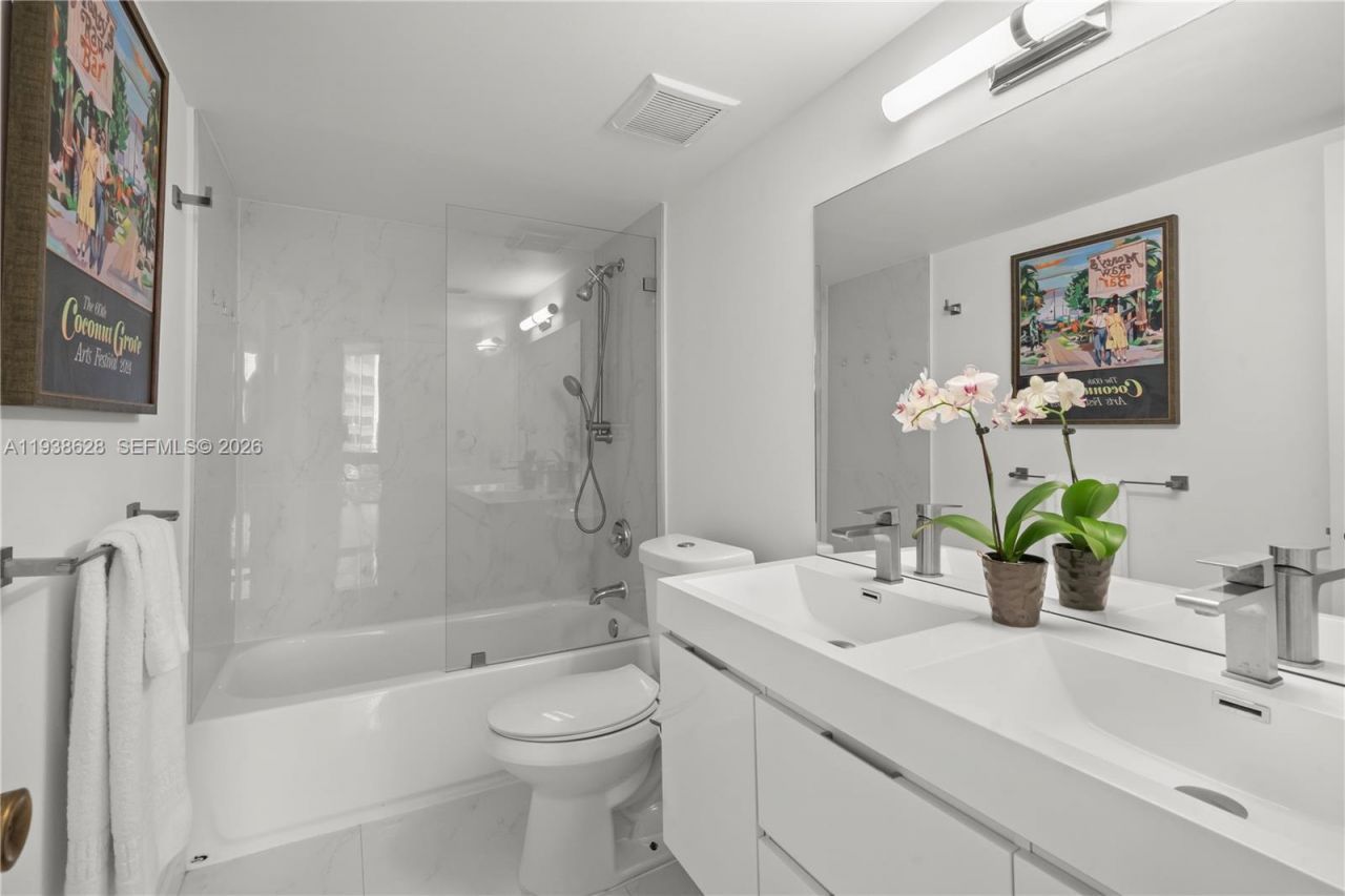 2843 S Bayshore Dr , Unit 6B, Miami, FL 33133 Photo