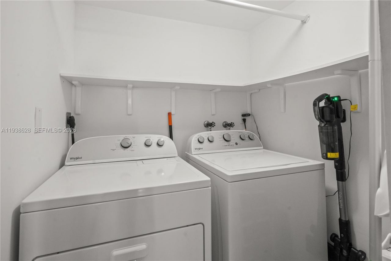 2843 S Bayshore Dr, Unit 6B, Miami, FL 33133 Photo