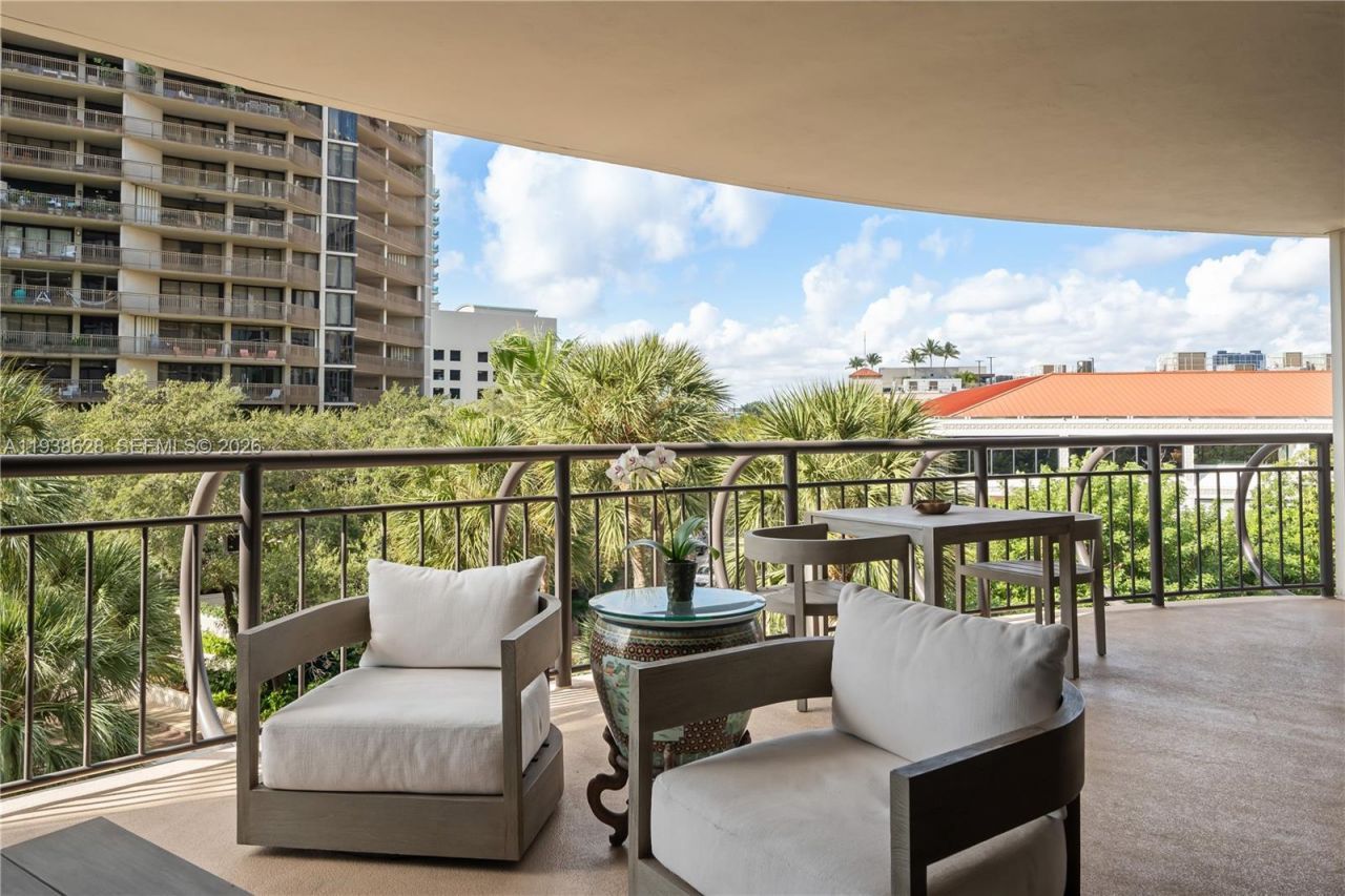 2843 S Bayshore Dr , Unit 6B, Miami, FL 33133 Photo