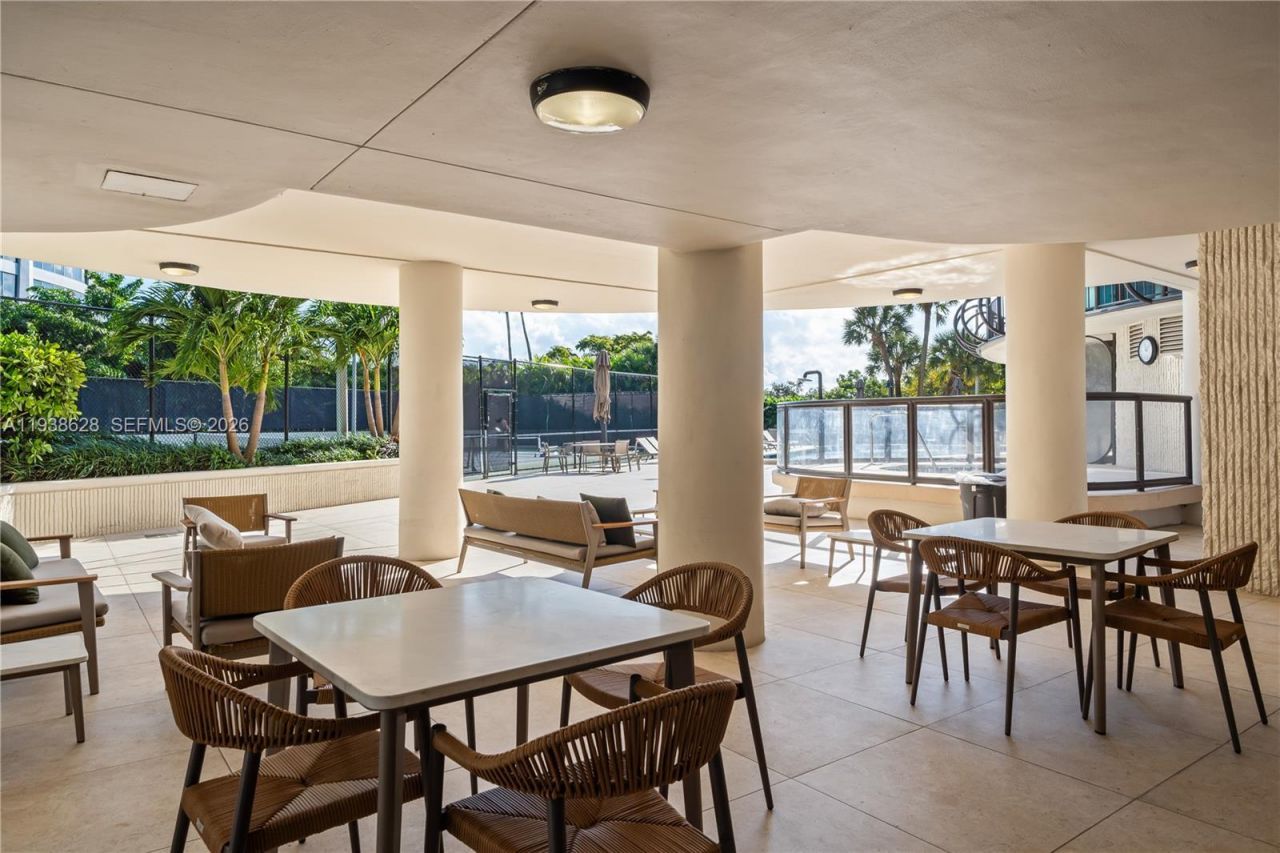 2843 S Bayshore Dr , Unit 6B, Miami, FL 33133 Photo