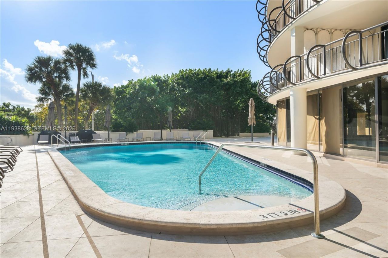 2843 S Bayshore Dr , Unit 6B, Miami, FL 33133 Photo