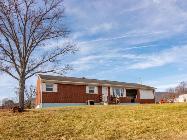 1065 Mountain Valley RD, Vinton, VA 24179
