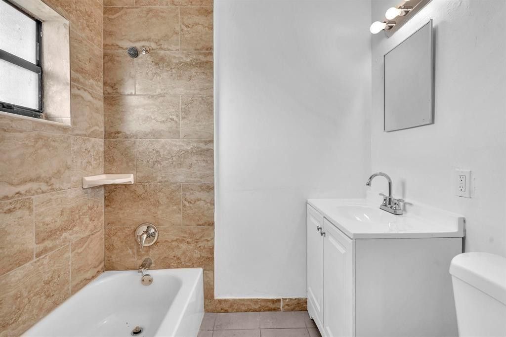 5748 NW 27th Court, Fort Lauderdale, FL 33313 Photo